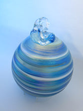 Load image into Gallery viewer, WinterMint Orb